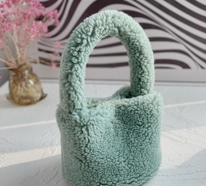 BowLift | Cuddly Plush Mini Bucket Bag