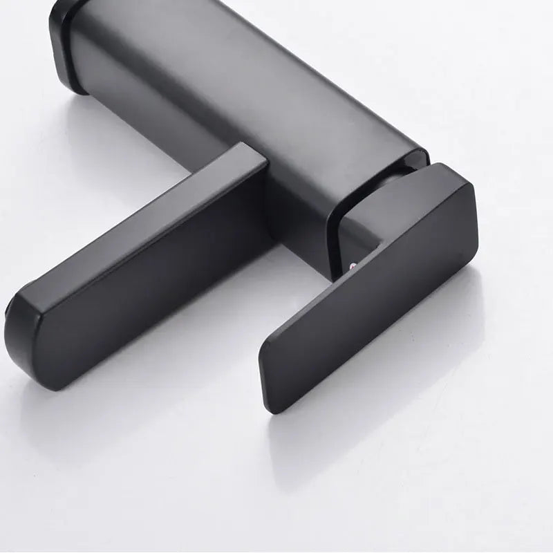 BowLift | Luxury RETHME Basin Tap - with Stylish Water Flow