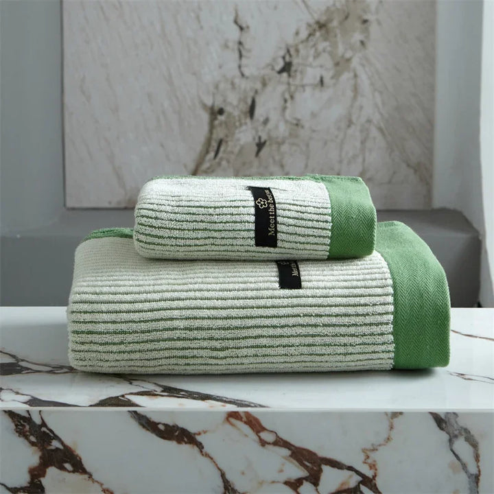 BowLift | Luxurious, super soft and absorbent face/bath towel made from 100% organic cotton
