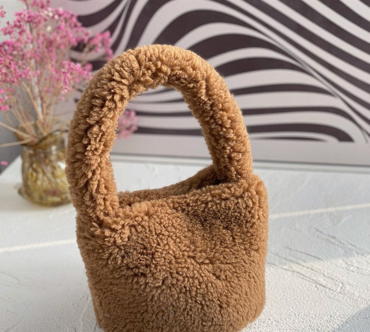 BowLift | Cuddly Plush Mini Bucket Bag