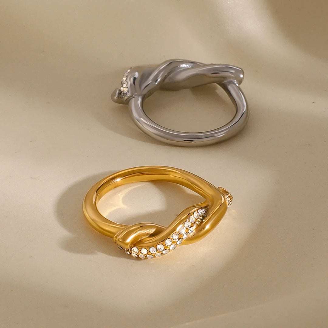 BowLift | Intertwined Diamond Accent Ring