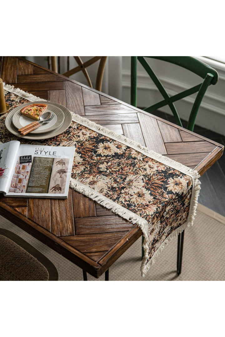 Table Runner - Light Academia | Bowlift