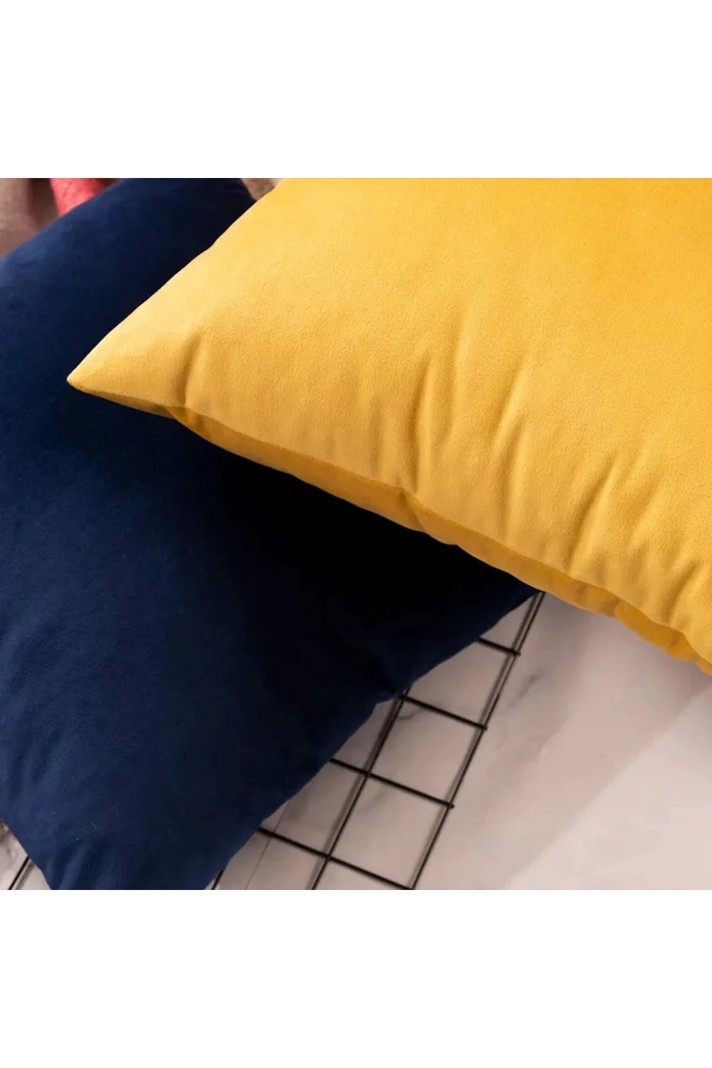 Velvet pillowcase | Bowlift