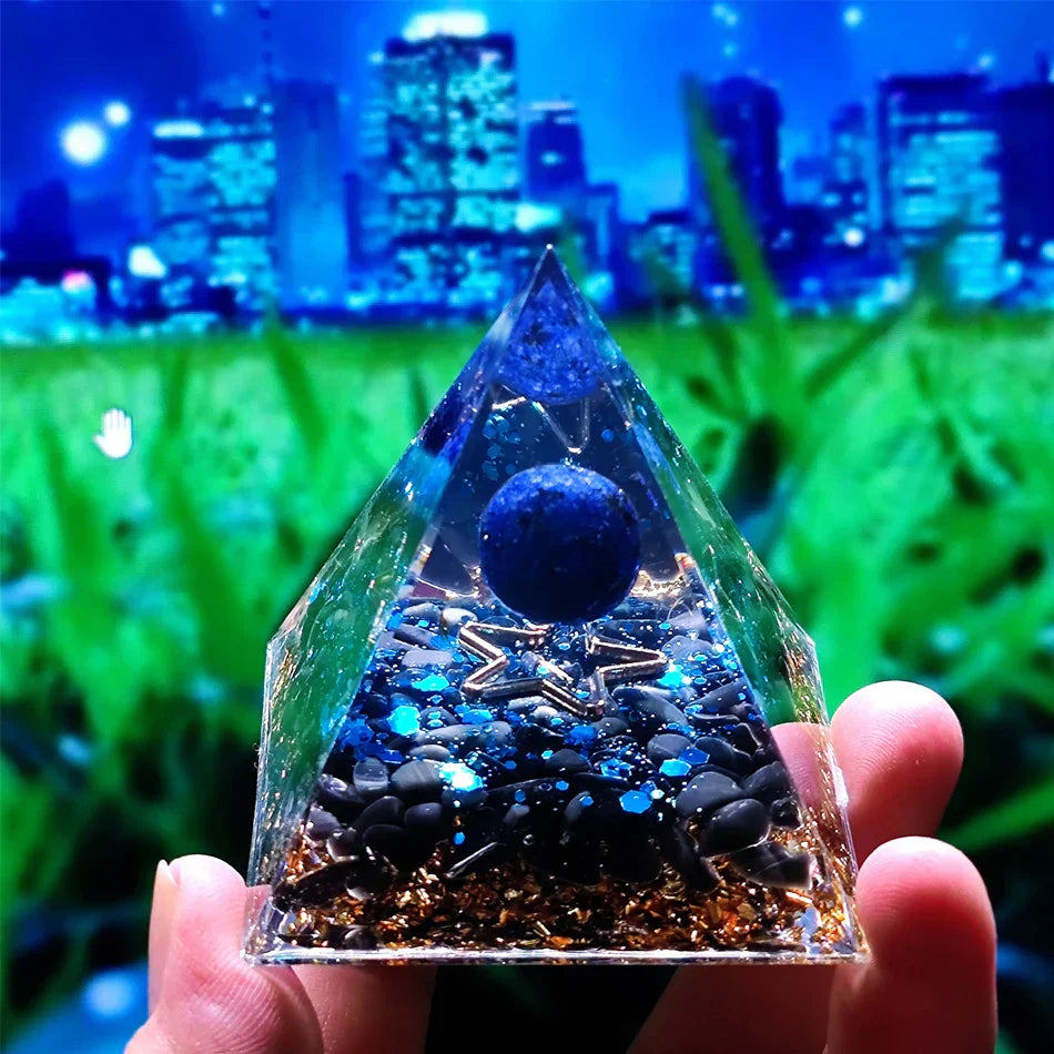 Orgonite Pyramid with Amethyst Pendulum – Energy, Protection and Decoration | Bowlift
