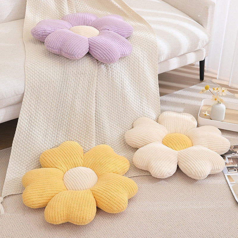 BowLift | Soft Clover Flower Decorative Pillow