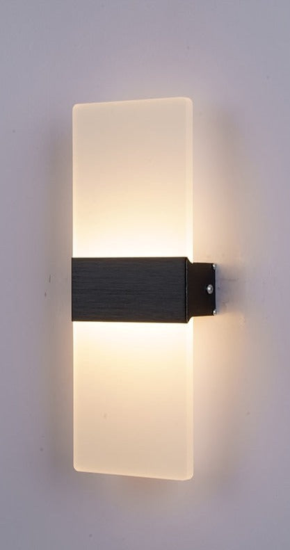 BowLift | SoftBeam – Streamlined Wall Lamp Perfect for Bedrooms
