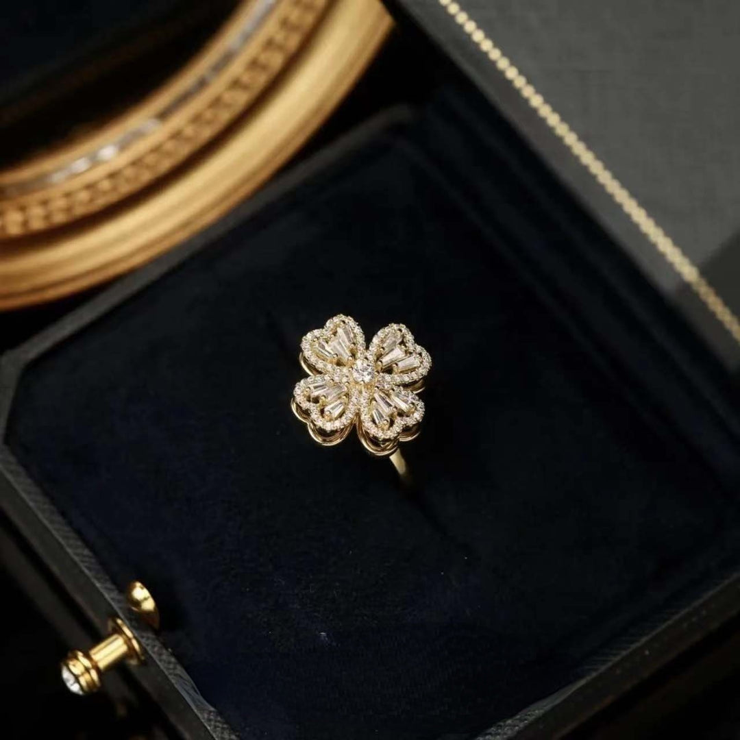 BowLift | Rotating Flower Zircon Clover Ring