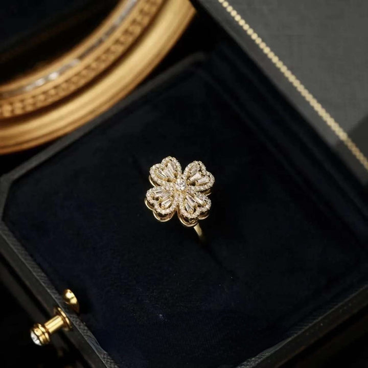 BowLift | Rotating Flower Zircon Clover Ring