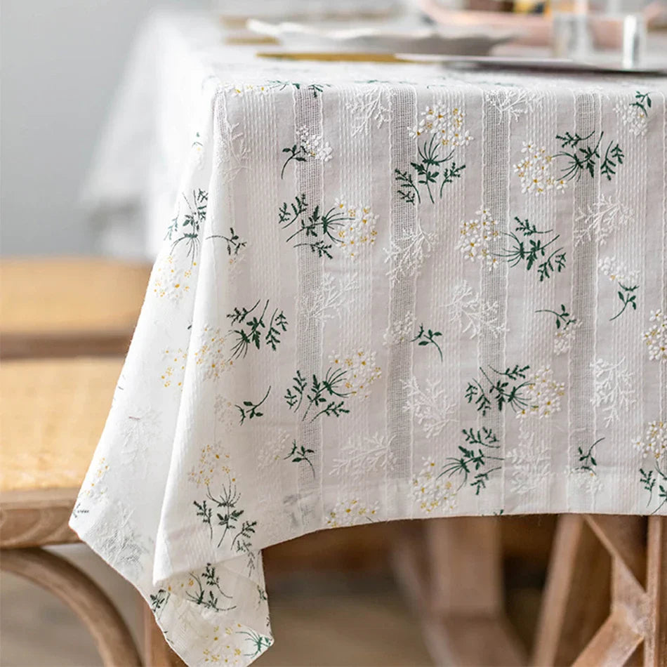 BowLift | Floral tablecloth