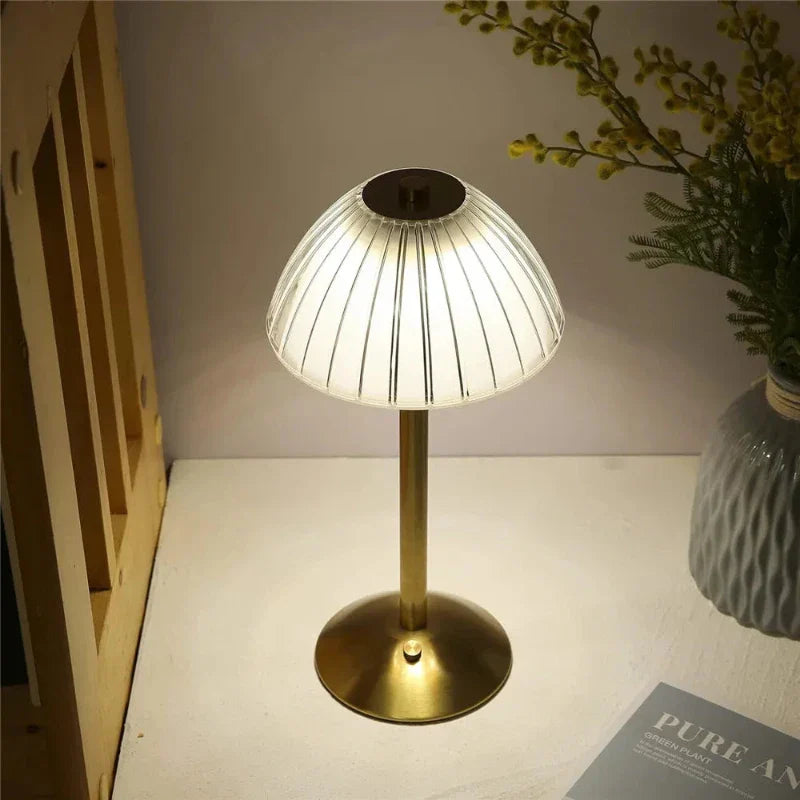 BowLift | Wireless three-color LED table lamp with dimming function