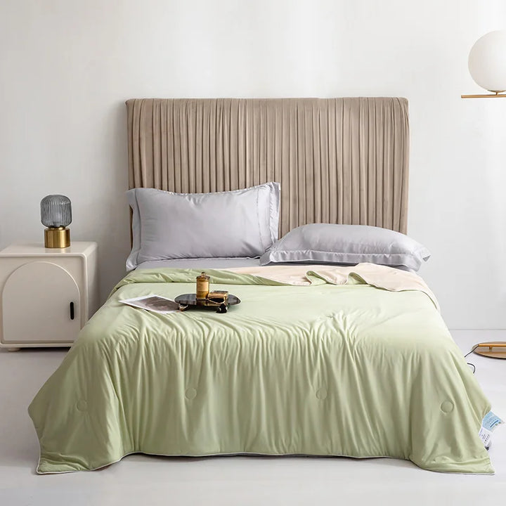 High-Quality Cooling Blanket – Smooth Air-Conditioning Comforter, Lightweight Summer Quilt with Double-Sided Cooling Fabric | Bowlift