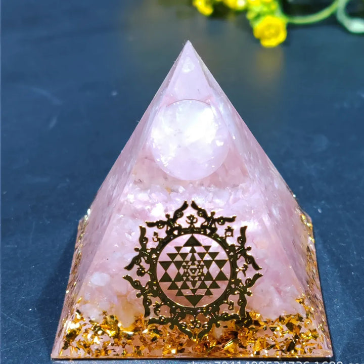 Orgonite Pyramid with Amethyst Pendulum – Energy, Protection and Decoration | Bowlift
