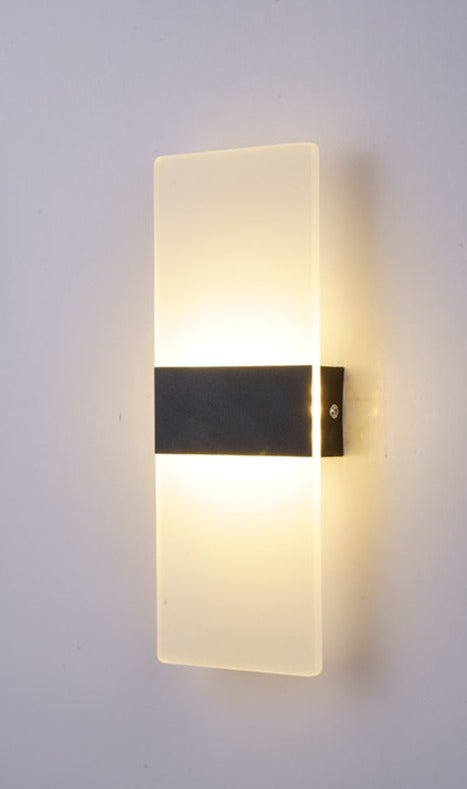 BowLift | SoftBeam – Streamlined Wall Lamp Perfect for Bedrooms