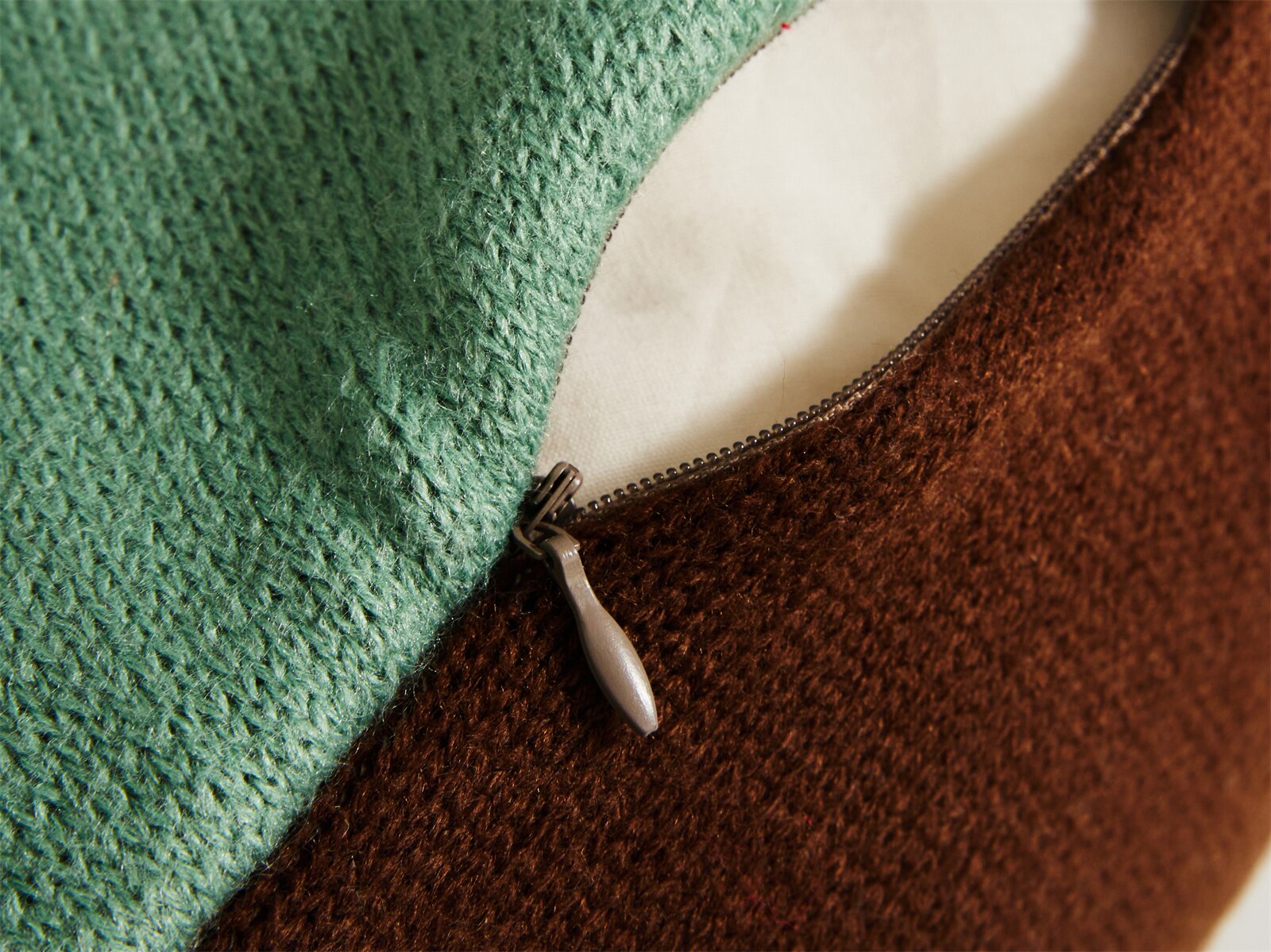 BowLift | Fruit cushion