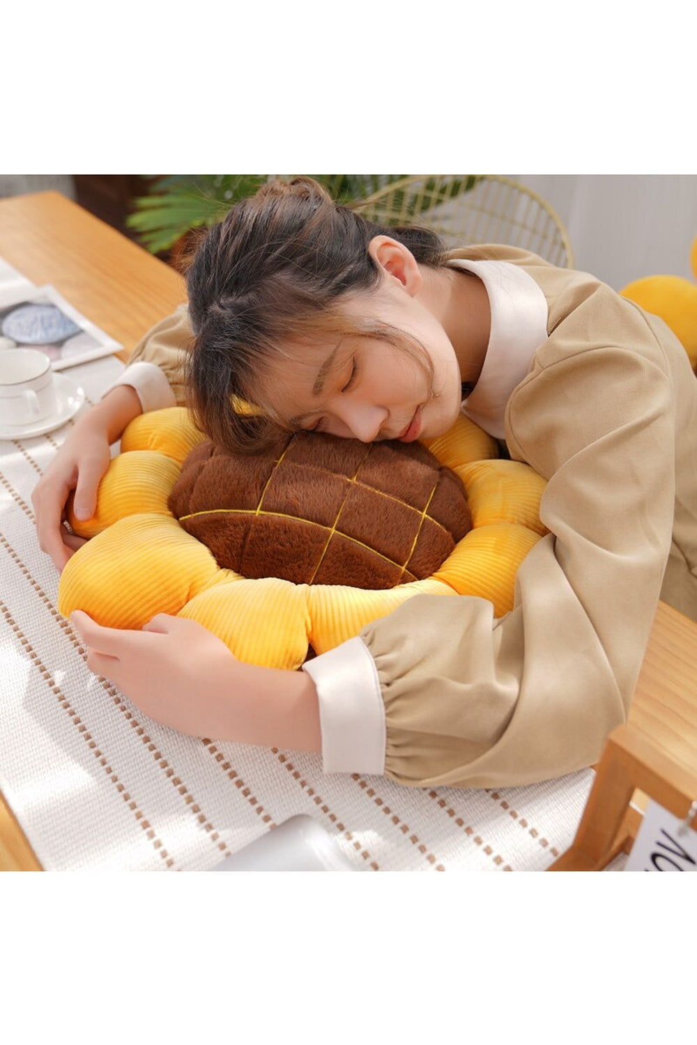 Cozy Sunflower Plush Nap Pillow | Bowlift