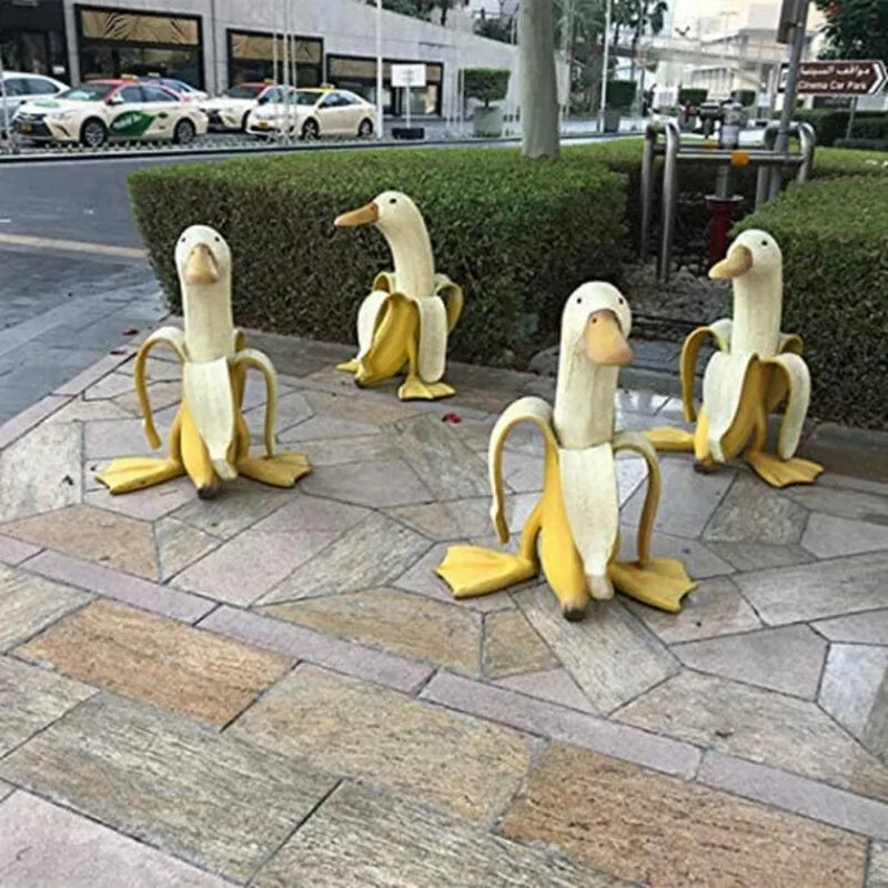 BananaDuck Decor Figure – Playful Resin Decoration for Indoor or Outdoor | Bowlift