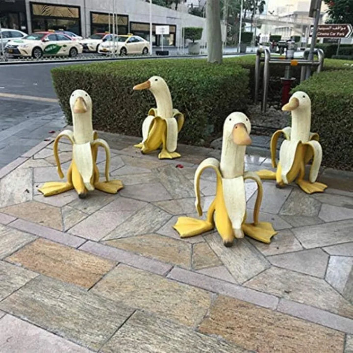 BananaDuck Decor Figure – Playful Resin Decoration for Indoor or Outdoor | Bowlift
