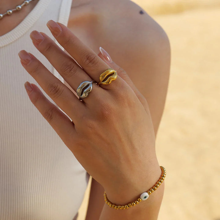 BowLift | Bold Kiss Romantic Ring