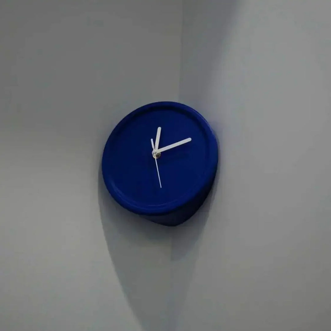SilentCorner Clock - Stylish Silent Wall Clock without Drilling Bowlift