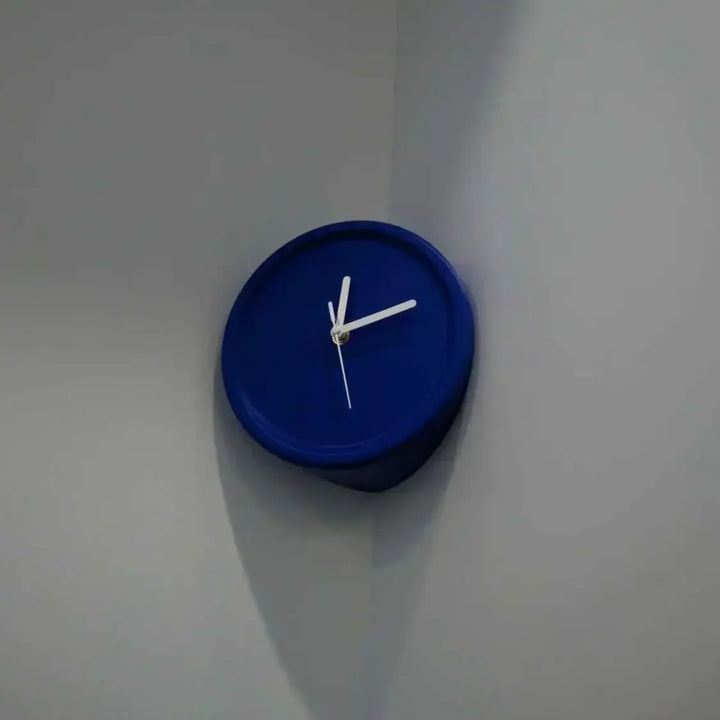 SilentCorner Clock - Stylish Silent Wall Clock without Drilling Bowlift