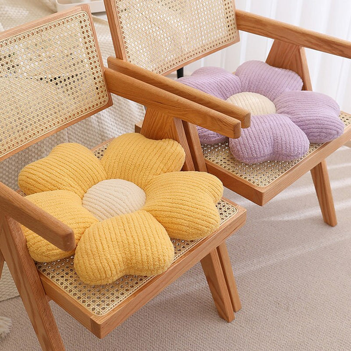 BowLift | Soft Clover Flower Decorative Pillow