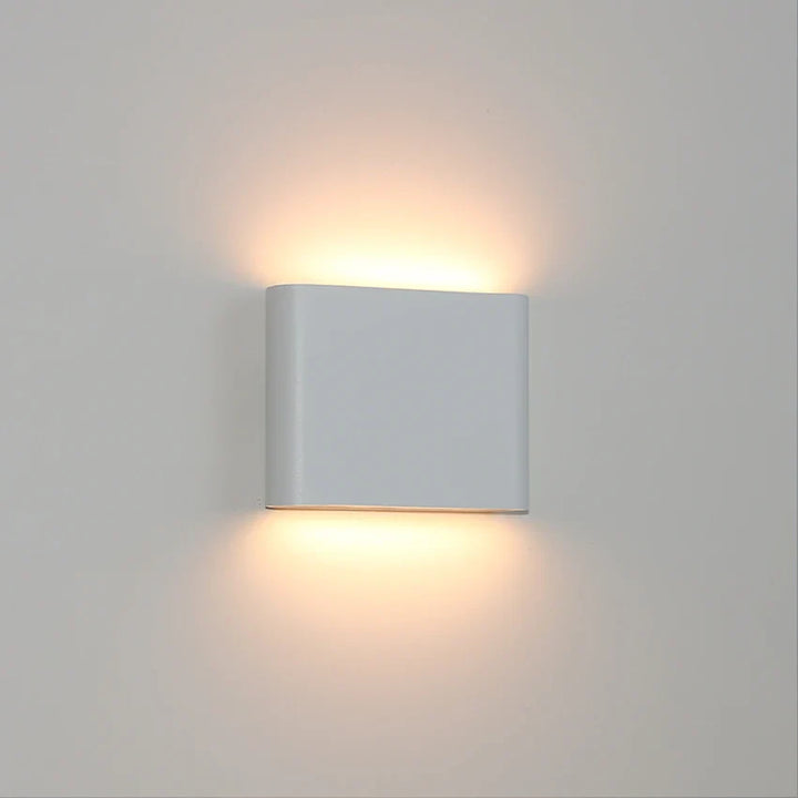 Weatherproof LED wall light, Robust decorative wall lamp for indoor and outdoor use | Bowlift