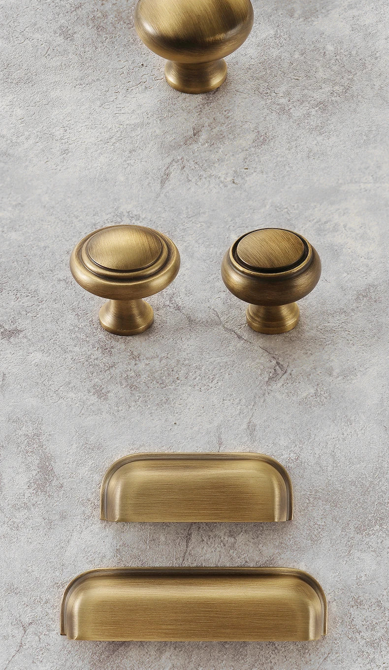 Bronvella ArcRetro Furniture Handle in Antique Copper Bowlift