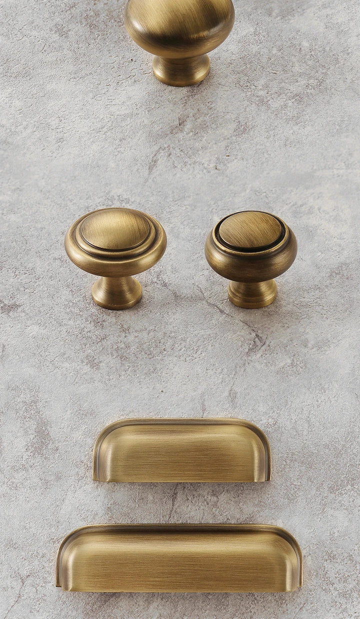 Bronvella ArcRetro Furniture Handle in Antique Copper Bowlift