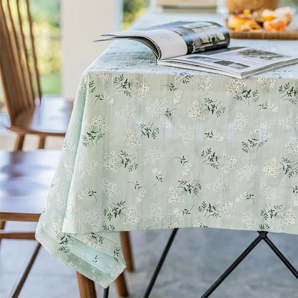 BowLift | Floral tablecloth