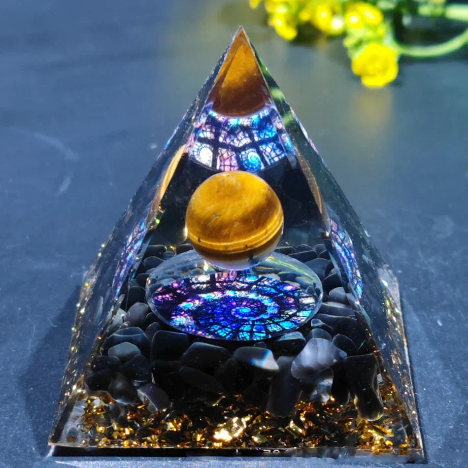 Orgonite Pyramid with Amethyst Pendulum – Energy, Protection and Decoration | Bowlift