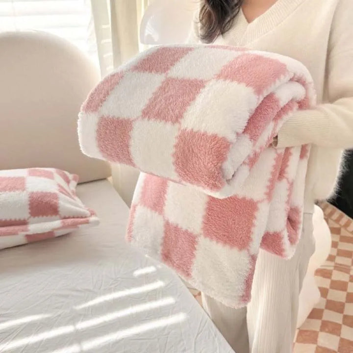 BowLift | Pandaluna Fleece Blanket with Check Pattern | Soft & Breathable | For Sofa, Bed & Office | Machine Washable | Pink/White
