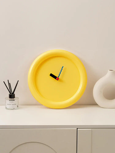 EpeiusHome – Memphis Wall Clock for Elegant Spaces Bowlift
