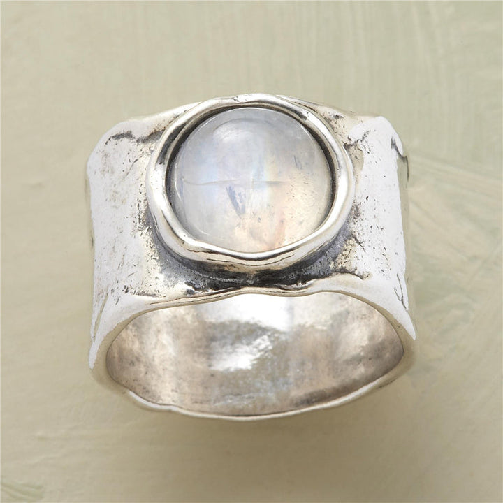 Enchanting Silver Moonstone Ring - Luna Bowlift