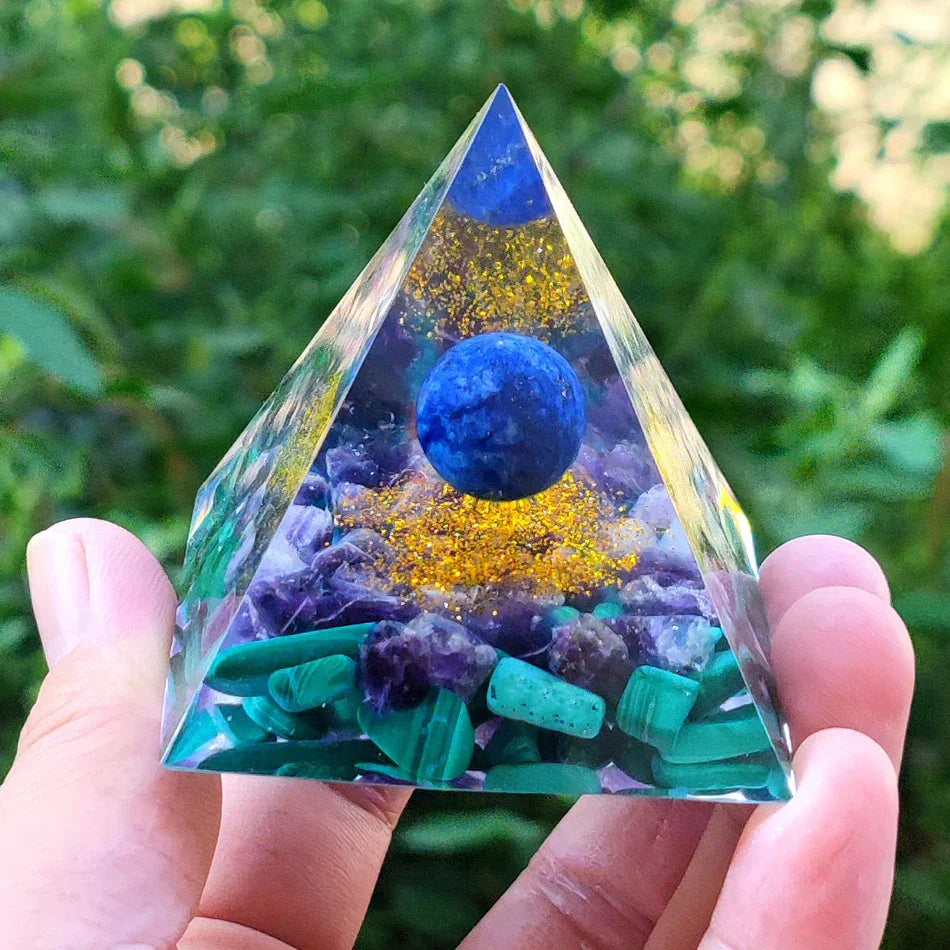 Orgonite Pyramid with Amethyst Pendulum – Energy, Protection and Decoration | Bowlift