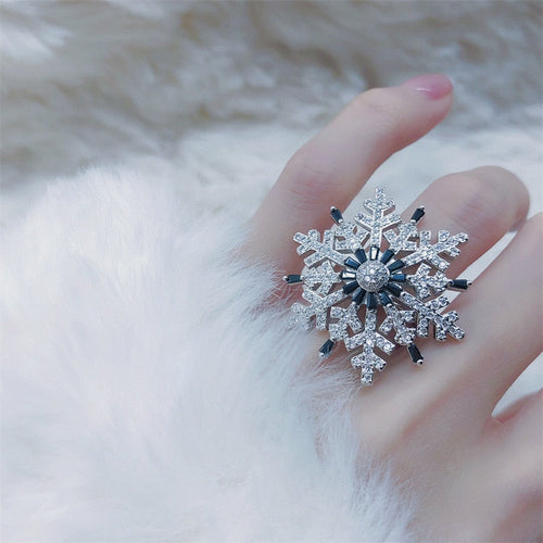 BowLift | Winter Snowflake Rotating Ring