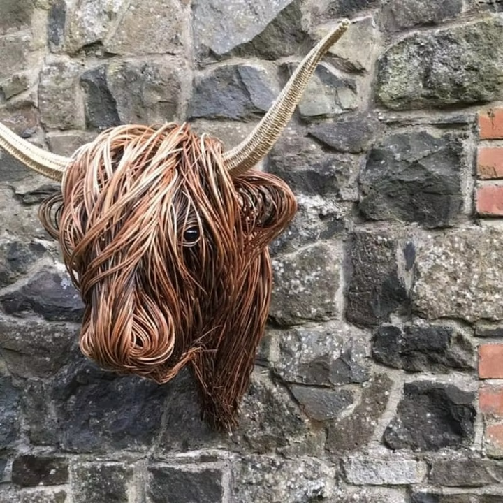 BowLift | Woven Willow Highland Cow Resin Home Décor Figurine