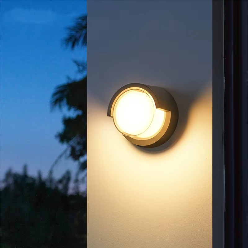 BowLift | Lucy | Outdoor Wall Light With Motion Sensor IP65 LED