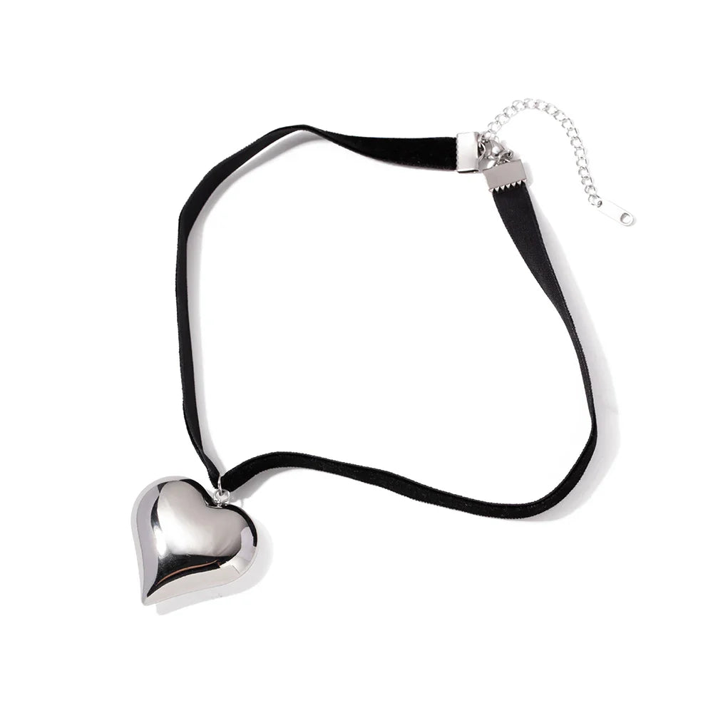 BowLift | Chunky Heart Strap Necklace