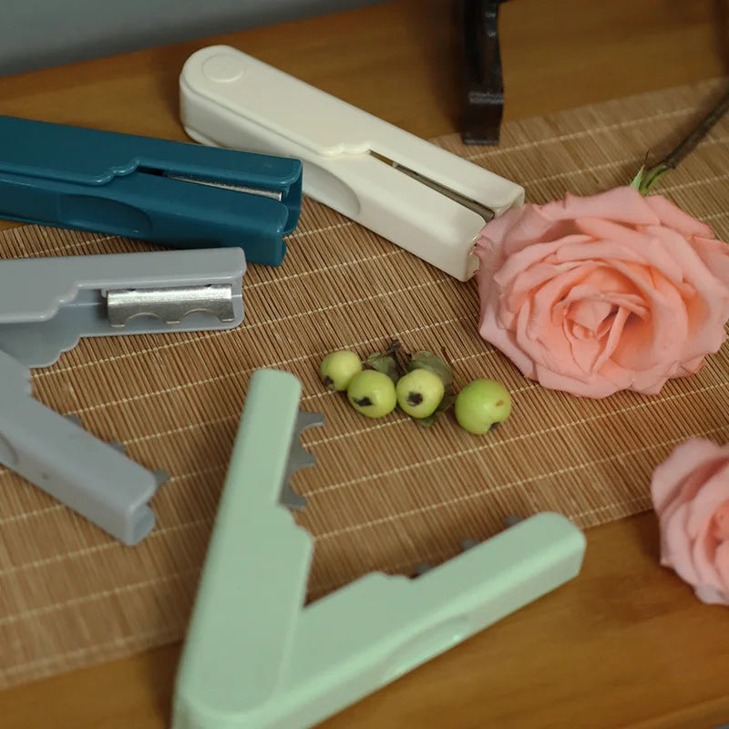 Ergonomic Flower Stem Thorn Cutter | Bowlift