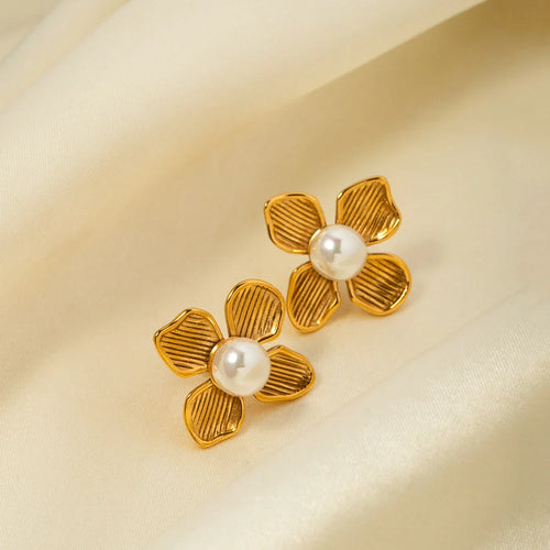 BowLift | 18k Four Petal Textured Pearl Flower