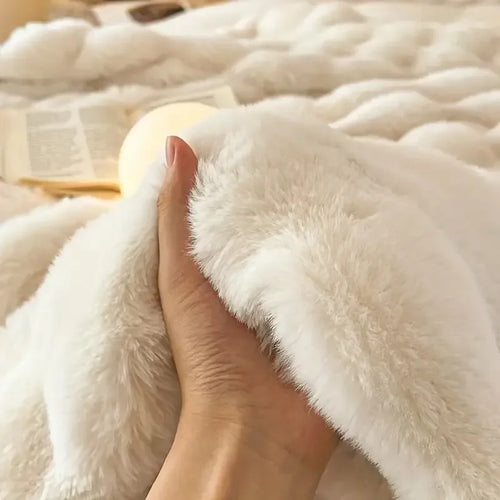 BowLift | PlushCozy | Faux Fur Winter Blanket