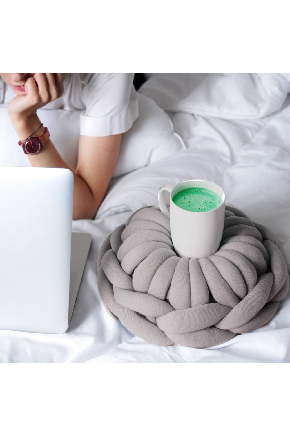 Yarn Knot Pillow | Bowlift