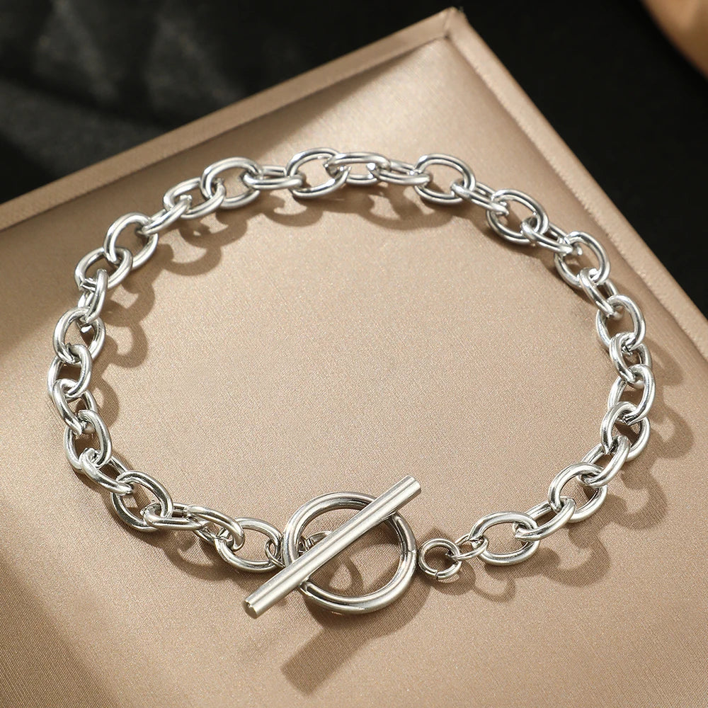 BowLift | Classy Paperclip Circle Bar Clasp Bracelet