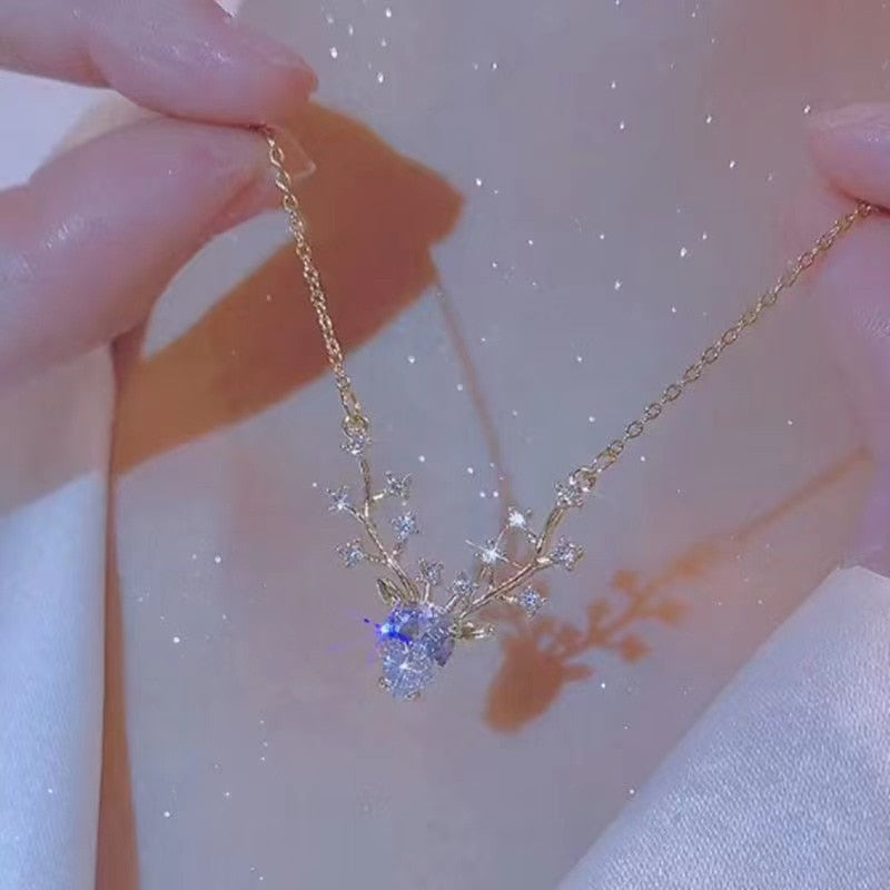 BowLift | Regal Reindeer Charming Necklace