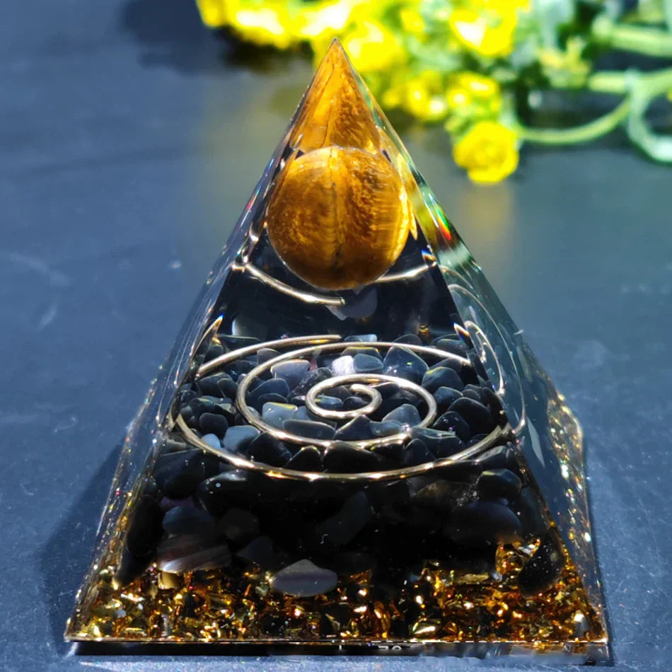 Orgonite Pyramid with Amethyst Pendulum – Energy, Protection and Decoration | Bowlift