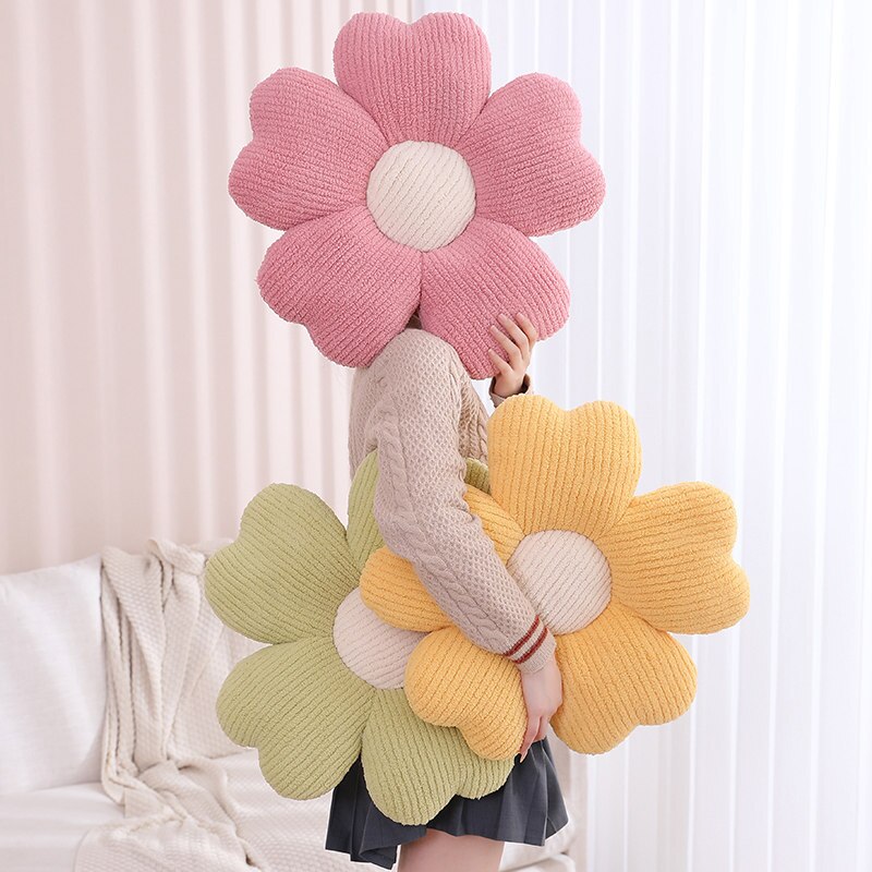 BowLift | Soft Clover Flower Decorative Pillow