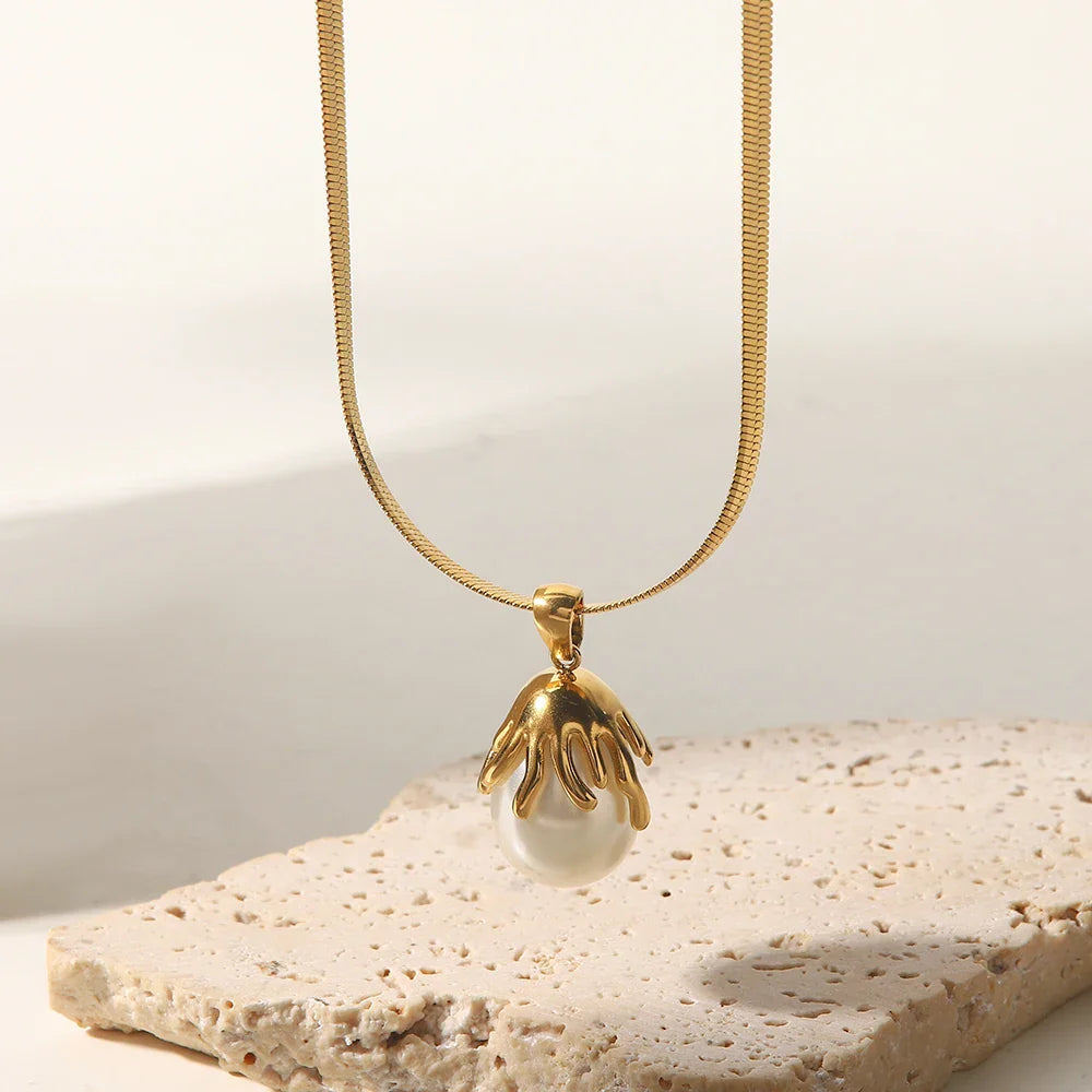 BowLift | 18k Blooming Pearl Necklace and Earrings