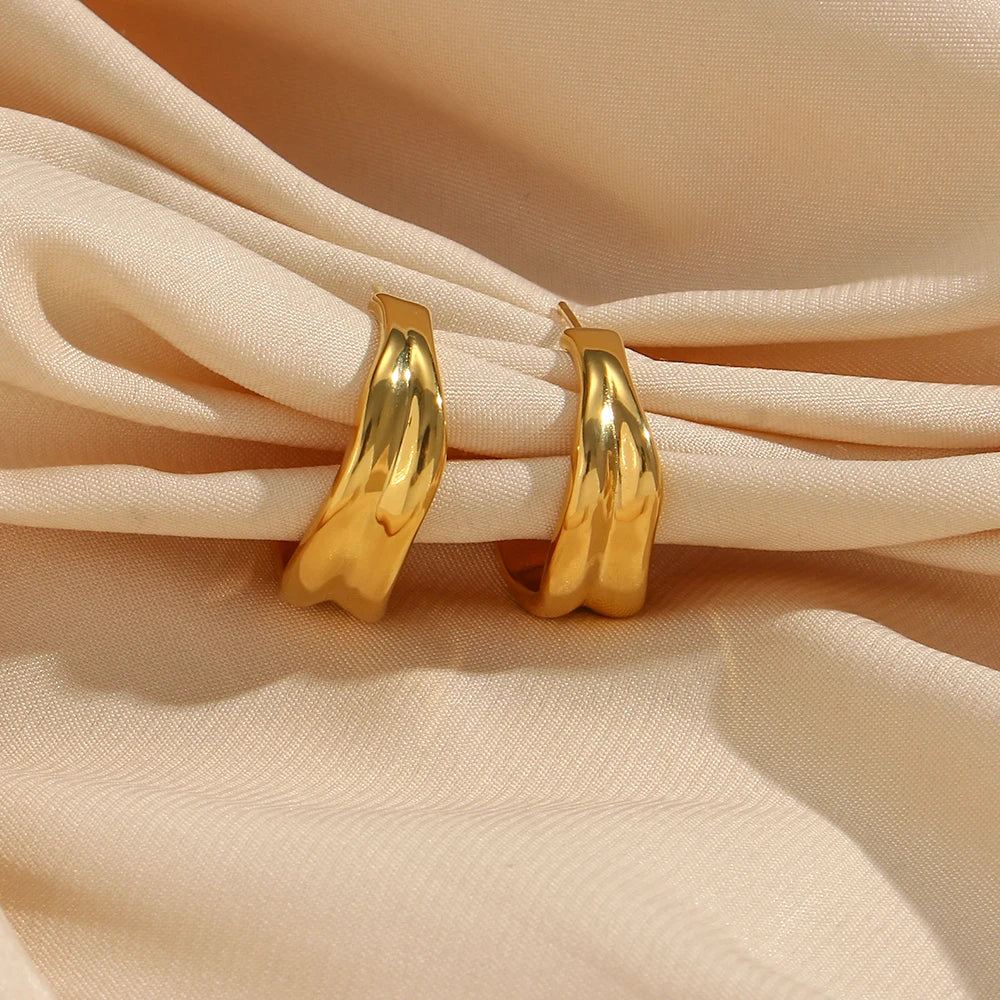 BowLift | Minimal Textured Crevice Earrings