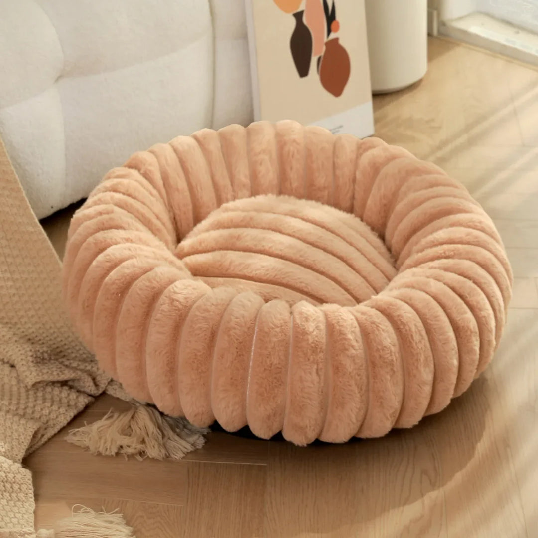 Round donut dog bed made of plush with non-slip bottom Bowlift
