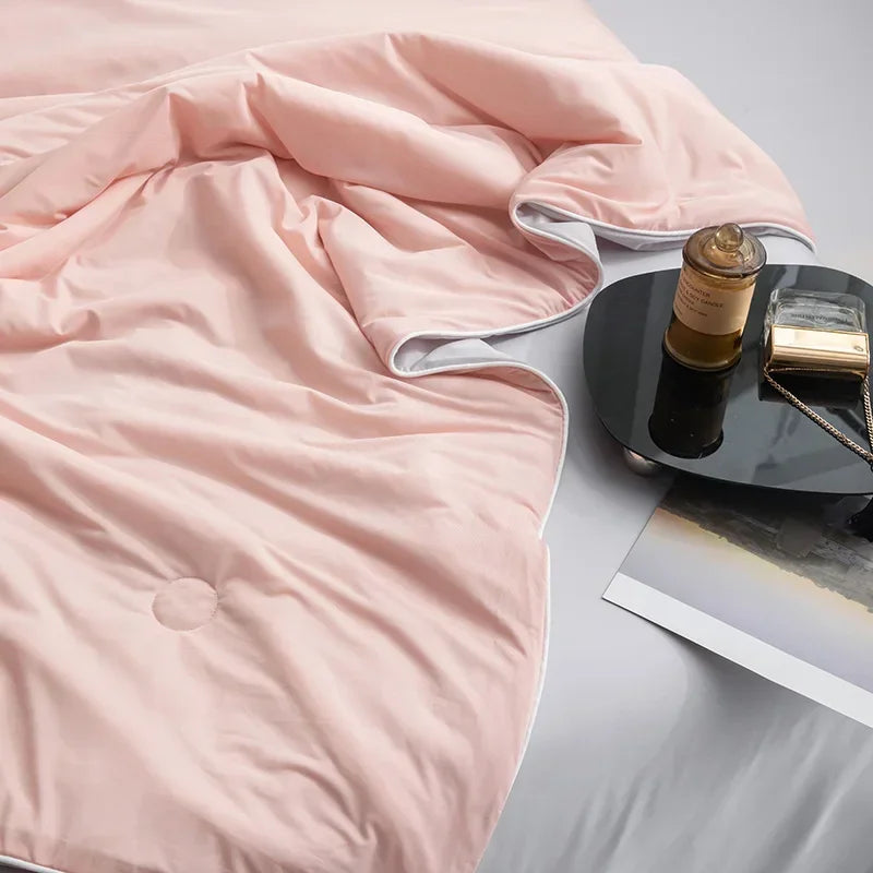 High-Quality Cooling Blanket – Smooth Air-Conditioning Comforter, Lightweight Summer Quilt with Double-Sided Cooling Fabric | Bowlift